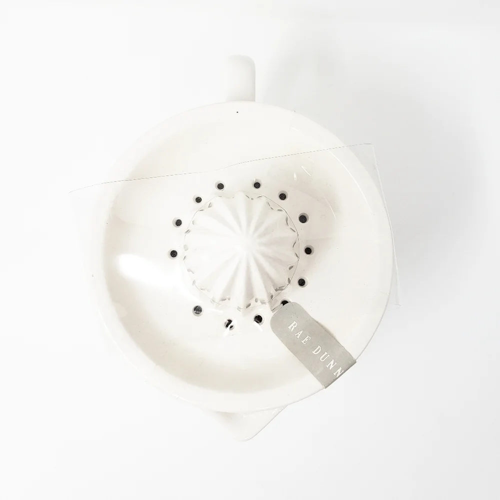 RAE DUNN Squeeze juicer NWT